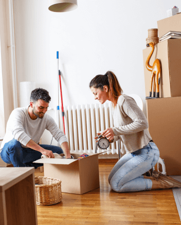 Couple sorting through their content | Contents Insurance | An Post Insurance